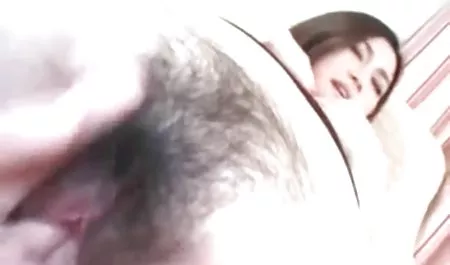 به نشستن در یک فیلم سگس روسی صورت شکستن